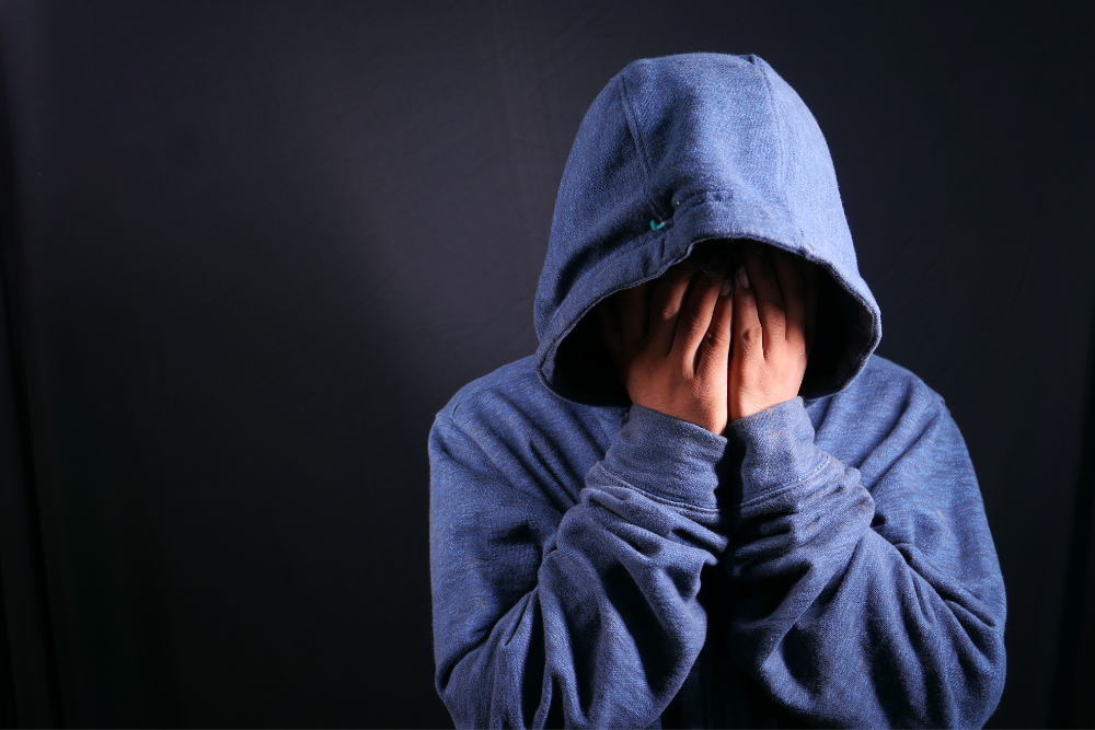 A group session with a counselor during the Advanced Addictions Course, focusing on advanced techniques in addiction recovery and support.