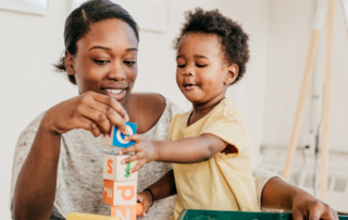 Banner image illustrating the connection between early childhood bonds and personal growth, featured on the Humanitas article page.